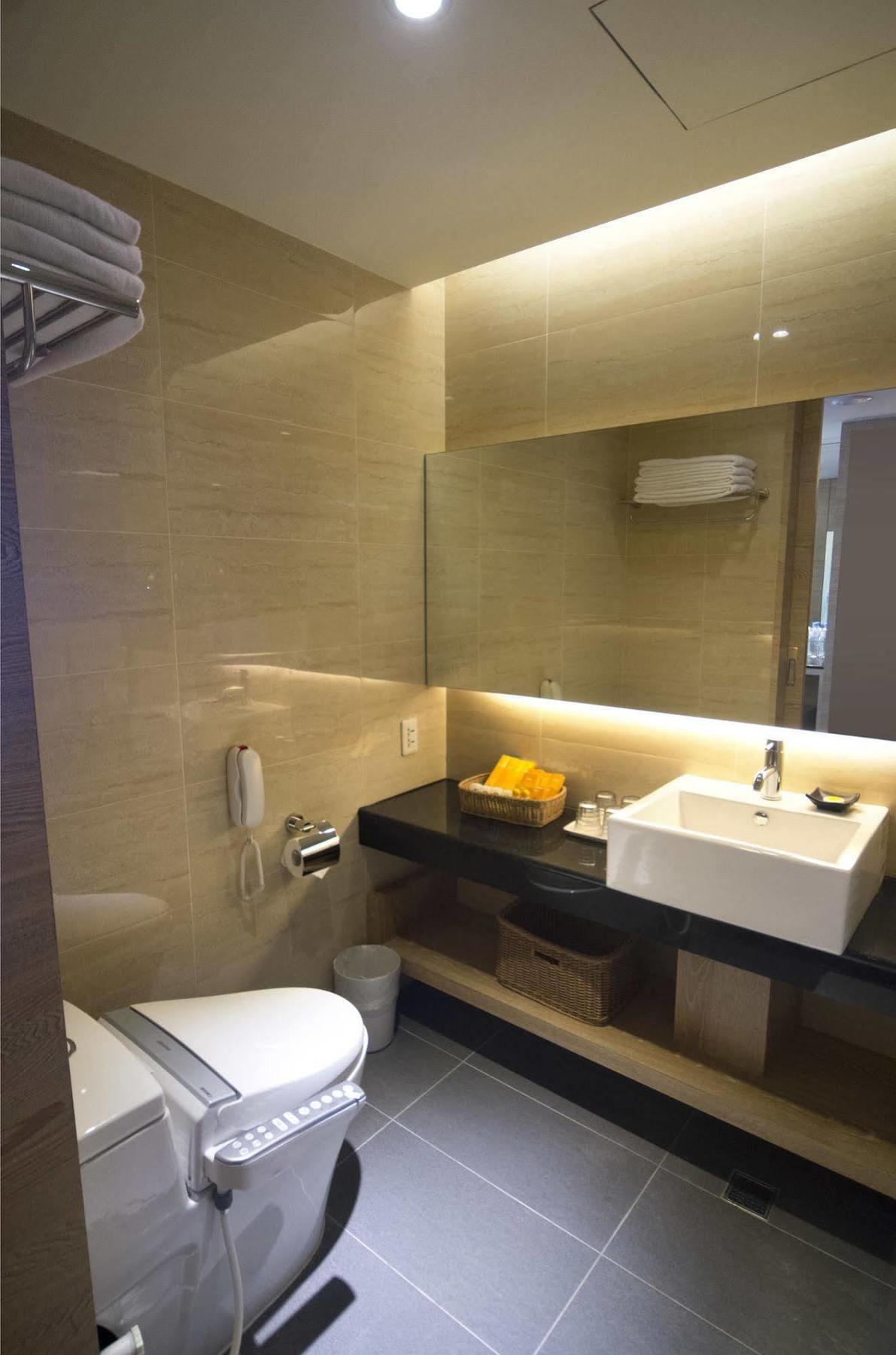 Naruwan Galaxy Hotel Taitung Екстериор снимка