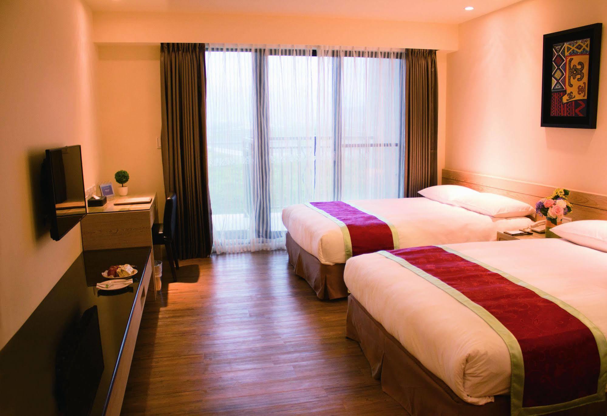 Naruwan Galaxy Hotel Taitung Екстериор снимка