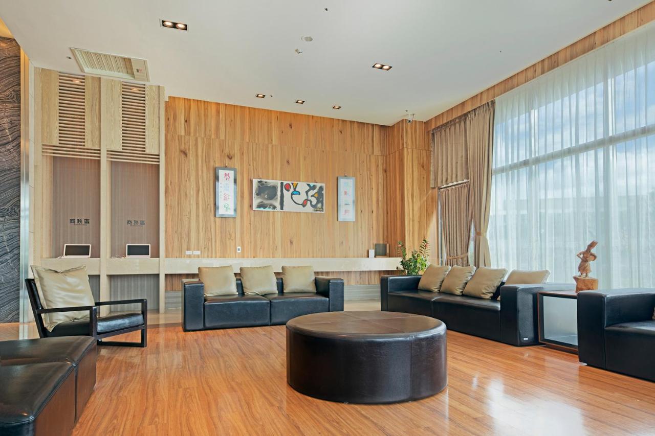 Naruwan Galaxy Hotel Taitung Екстериор снимка