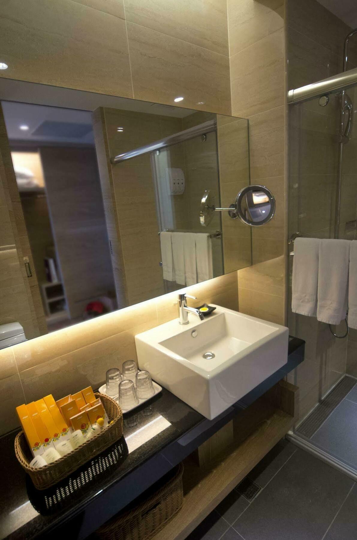 Naruwan Galaxy Hotel Taitung Екстериор снимка
