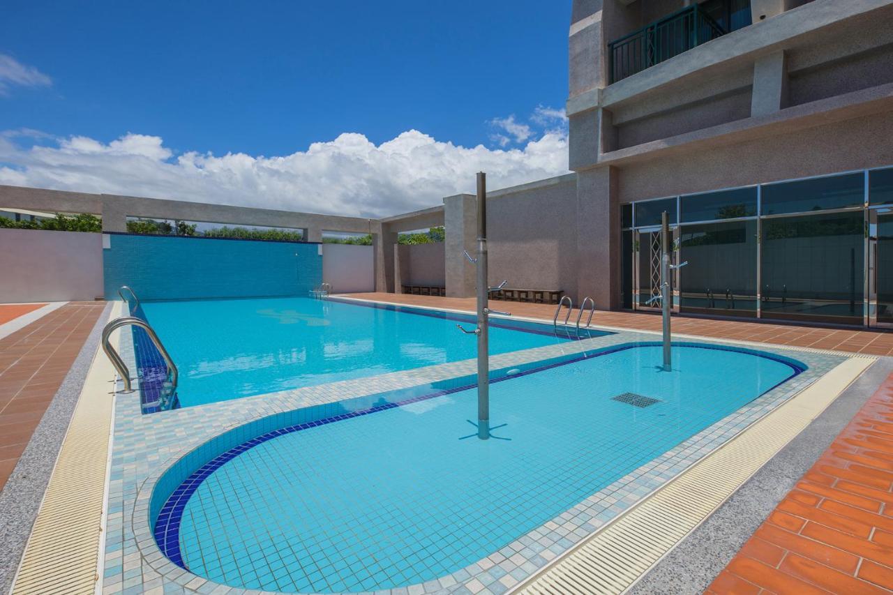 Naruwan Galaxy Hotel Taitung Екстериор снимка
